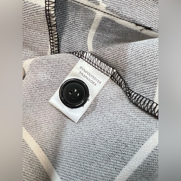 AKIRA CHICAGO Black and white grid pattern blazer‎ size S. - Picture 11 of 14